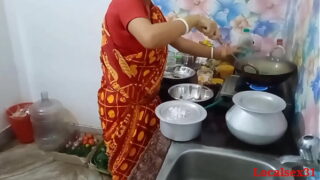 Desi Indian Red Saree House Wife Sex With Her Secret Lover